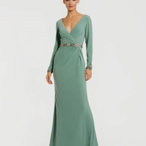 Grünes Jerseykleid mit langen Ärmeln, V-Ausschnitt und Perlenbesatz