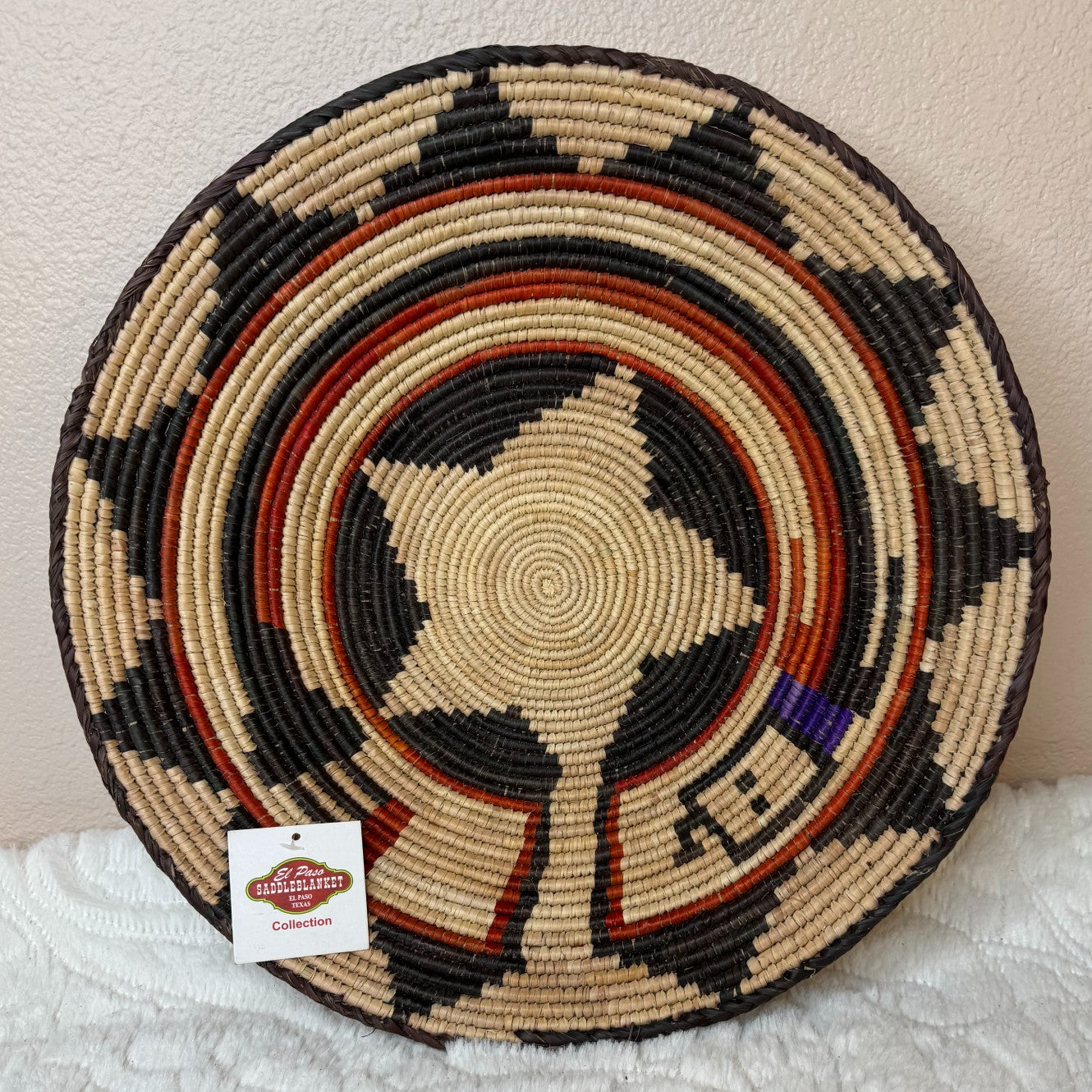 Hochwertige, gewebte Körbe im Südwest-Stil – mit violetten Akzenten